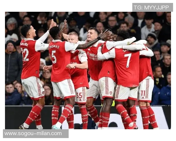 米兰与佛罗伦萨争抢布莱顿中卫库博拉冬窗或将转会